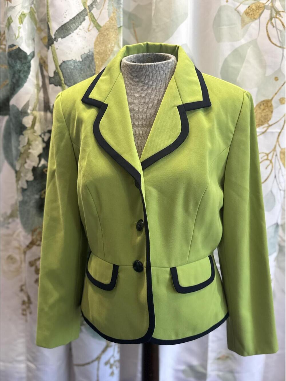 Sag Harbor 10 petite Lime Green Blazer with Black Trim and Button Closure